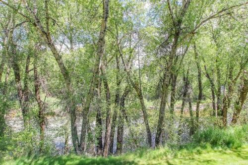 Edwards Riverside Retreat