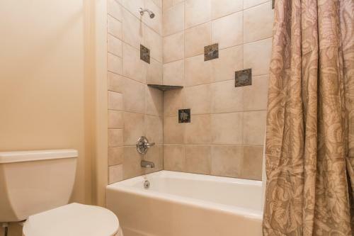 1054 Gold Dust Dr Edwards Home