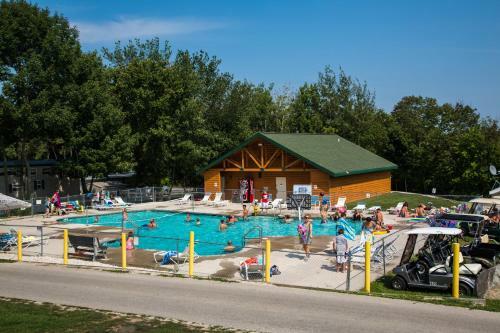 Plymouth Rock Camping Resort Studio Cabin 1
