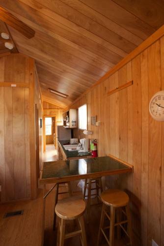 Plymouth Rock Camping Resort Deluxe Cabin 14