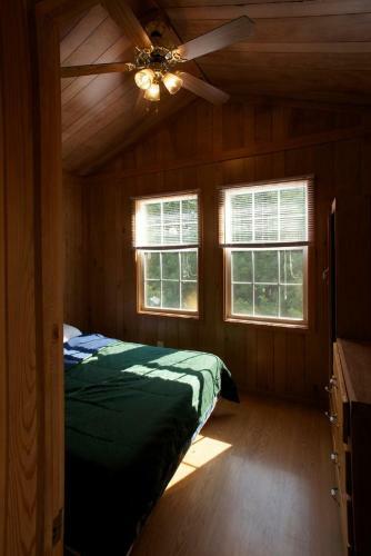 Plymouth Rock Camping Resort Deluxe Cabin 12