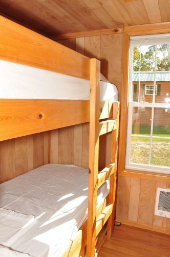 Plymouth Rock Camping Resort Deluxe Cabin 17