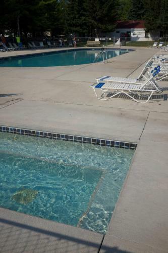 Plymouth Rock Camping Resort Deluxe Cabin 18