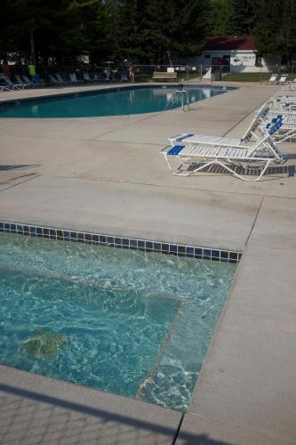 Plymouth Rock Camping Resort Two-bedroom Park Model 9
