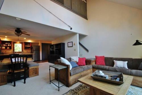 Apartamento The Woods Condo - Ski In/out