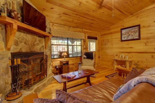 Tree Song Mountain Creek Cabin