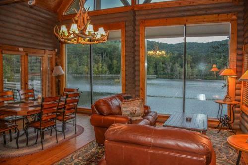Falling Waters Mountain Lodge