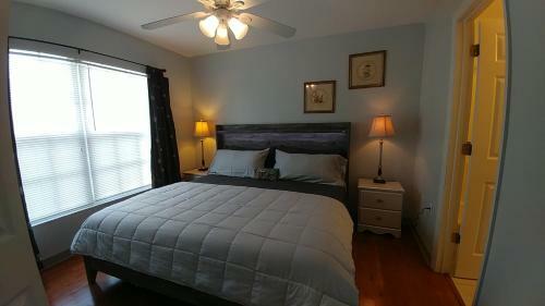 Englewood Cozy Comfy Home B