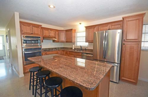 2585 N. Beach Rd