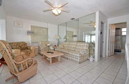 20-b Sand Dollar Ln