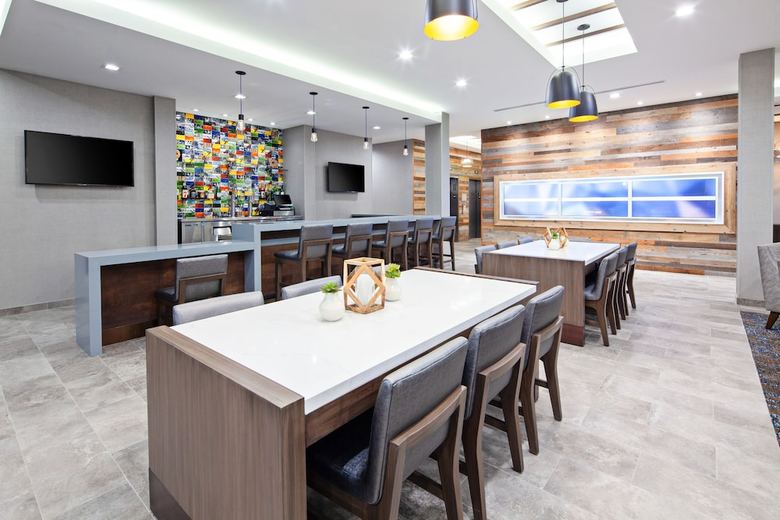 Hotel Springhill Suites By Marriott Escondido Downtown