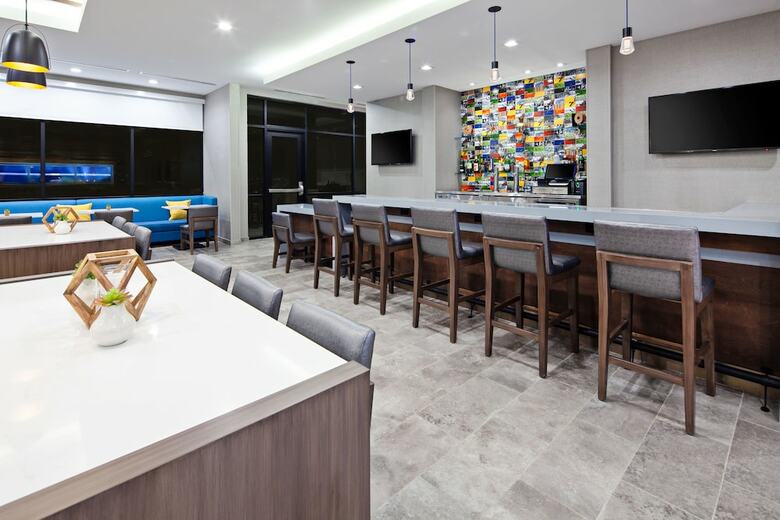 Hotel Springhill Suites By Marriott Escondido Downtown