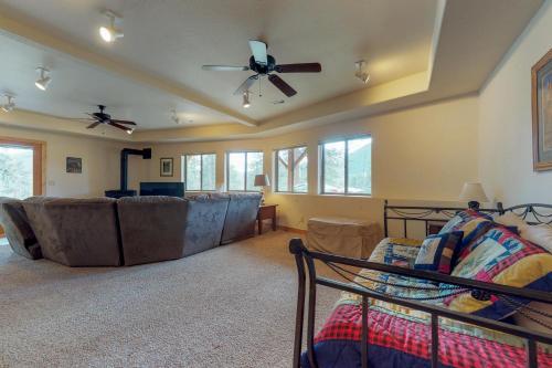 Twin Pines Cabin