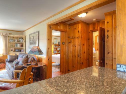 High Drive Cabin 2161
