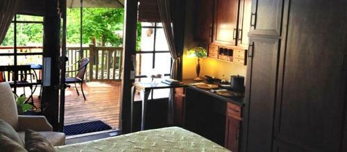 66 Center St Bed And Breakfast Eureka Springs