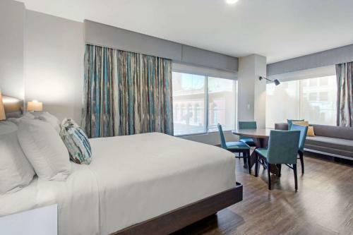 Cambria Hotel Philadelphia Downtown Center City
