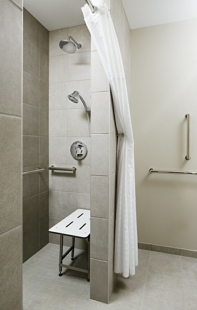 Cambria Hotel Philadelphia Downtown Center City