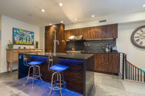 Exemplary Mansion With Luxury Finishes