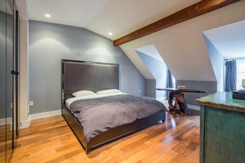 Exemplary Mansion With Luxury Finishes