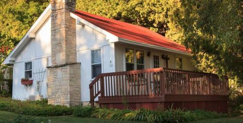 Posada Thorp House Inn & Cottages