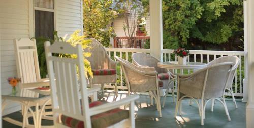 Posada Thorp House Inn & Cottages