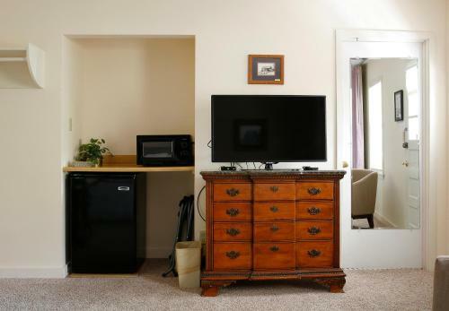 Hotel Peninsula Park-view Resort