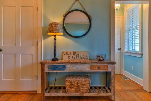 East Ashley Avenue 1414 - Trade Winds Home