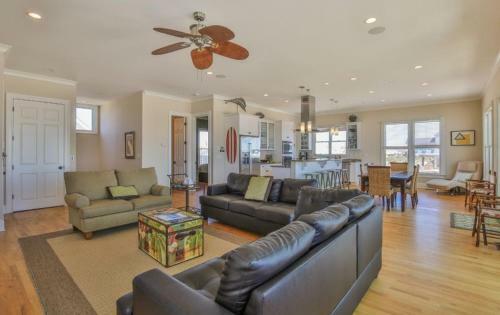 East Ashley Avenue 1709 - Paradise Weiss Home