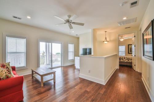 West Ashley Avenue 0420 - Sandy Bottoms Home