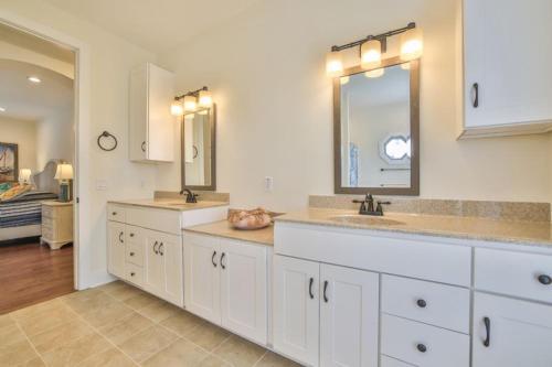 West Ashley Avenue 0420 - Sandy Bottoms Home