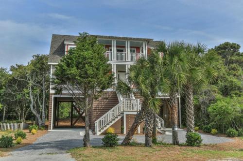 West Ashley Avenue 0420 - Sandy Bottoms Home