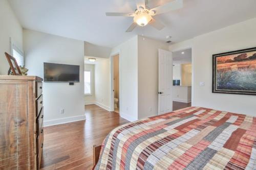 West Ashley Avenue 0420 - Sandy Bottoms Home