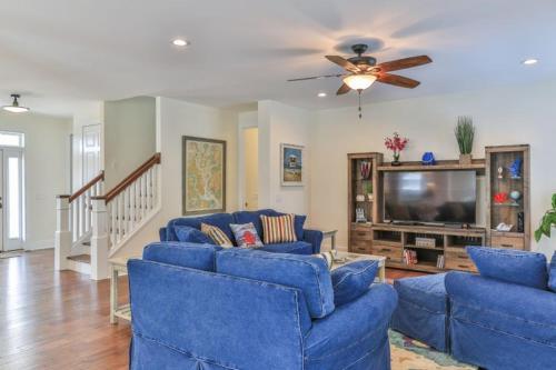 West Ashley Avenue 0420 - Sandy Bottoms Home