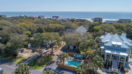 East Ashley Avenue 1008 - The Okeanos Home