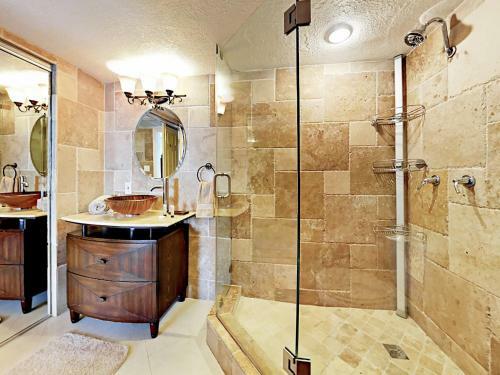 Apartamento Ocean-view Penthouse Suite #1018 Condo