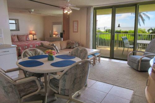 Estero Beach & Tennis #205c Apartment