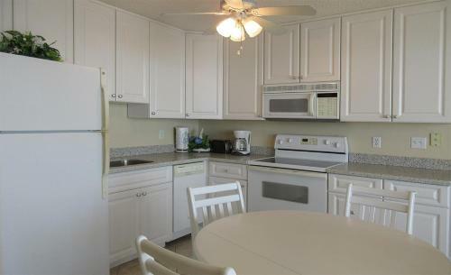 Estero Beach & Tennis #505c Apartment
