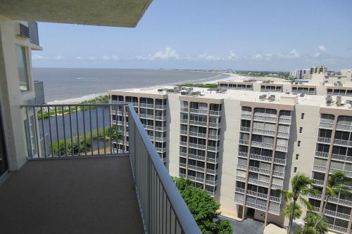 Estero Beach & Tennis #1108a Apartment