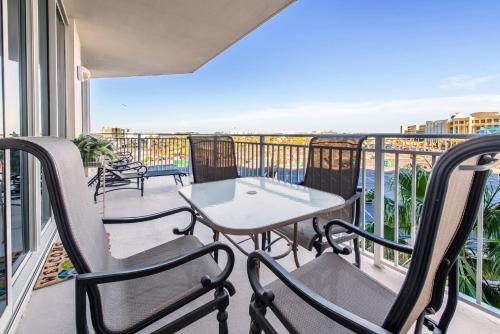 Apartamento Waterscape 425-a Oka Condo