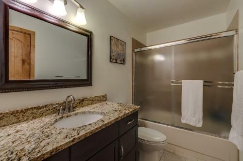 Apartamento Two Bedroom 215 At Woodbridge