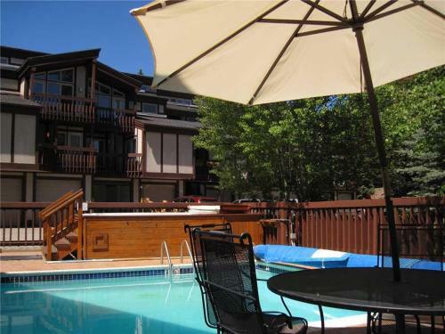 Cross Creek 203 (condo)