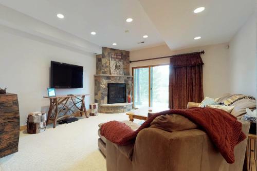 Water Dance Lakeside