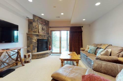 Water Dance Lakeside