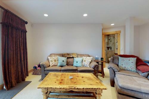 Water Dance Lakeside