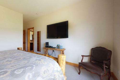 Water Dance Lakeside