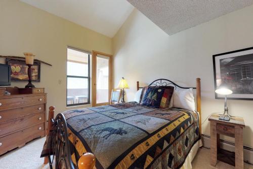 Apartamento Ten Mile Condos