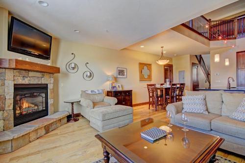 B202 Watertower Place Townhouse