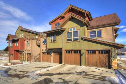 B202 Watertower Place Townhouse