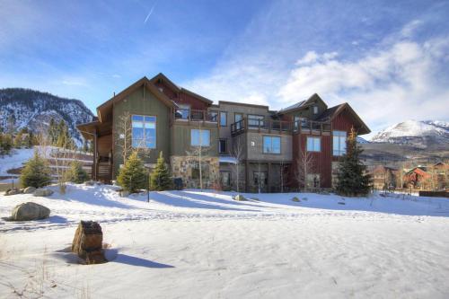 B202 Watertower Place Townhouse