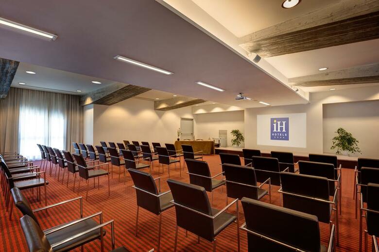 Hotel Holiday Inn East